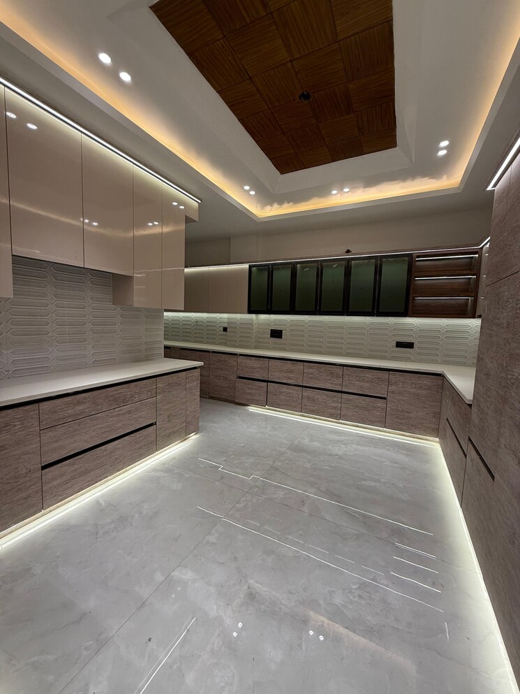 Kitchen, srishti-greenfield-homes 4 Bedroom 4000 Sq.Ft. Builder Floor In Green Fields Colony Faridabad 8293745