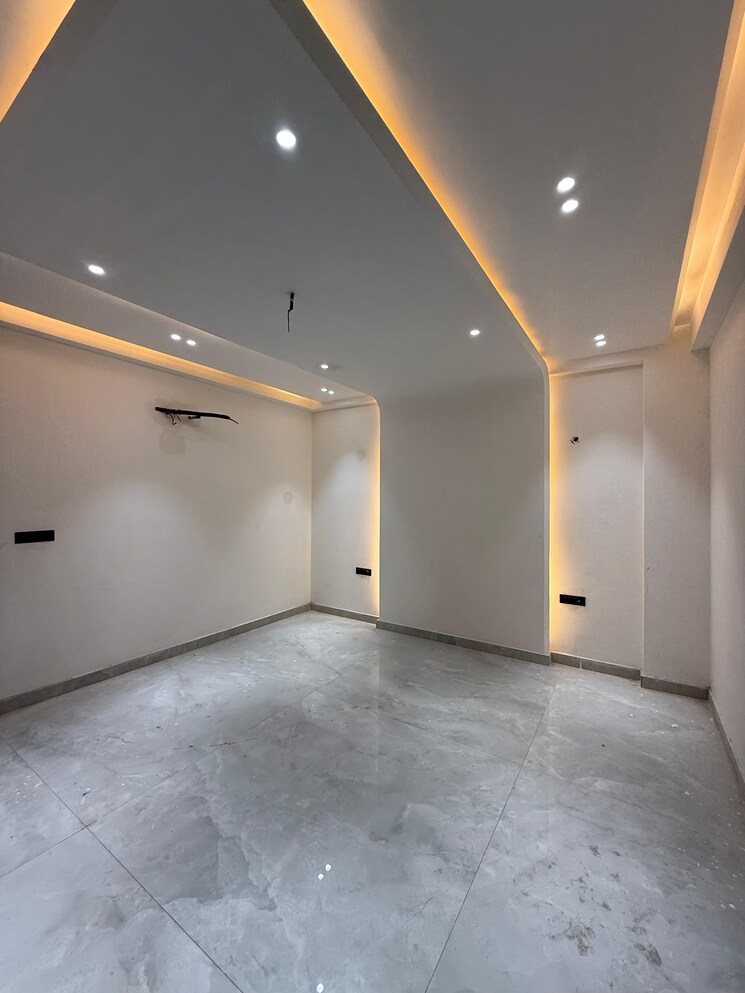 Room, srishti-greenfield-homes 4 Bedroom 4000 Sq.Ft. Builder Floor In Green Fields Colony Faridabad 8293745