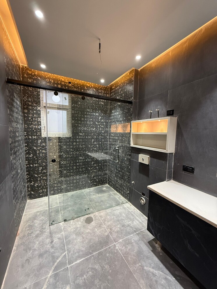 Kitchen, srishti-greenfield-homes 4 Bedroom 4000 Sq.Ft. Builder Floor In Green Fields Colony Faridabad 8293745