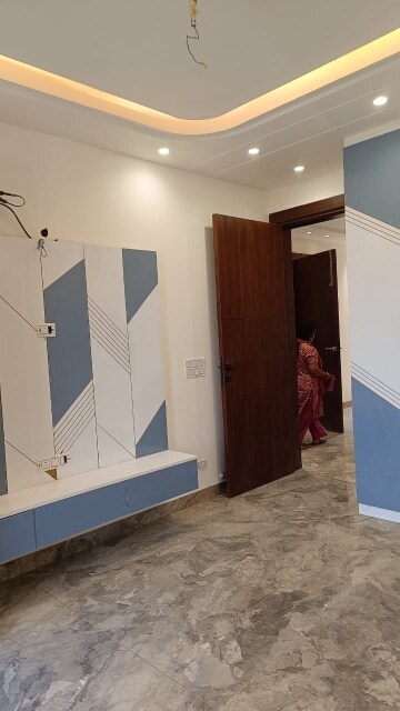 Building Lobby in 3 BHK Apartment at Paschim Vihar – for Rent