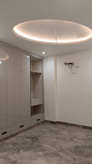 Building Lobby in 3 BHK Apartment at Paschim Vihar – for Rent