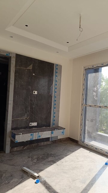 Building Lobby in 3 BHK Apartment at Paschim Vihar – for Rent