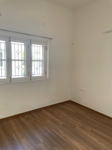Room in 4 BHK Apartment at Unitech Heritage Estate, Yelahanka – for Sale