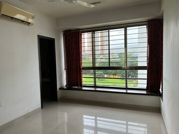 2.5 BHK Apartment For Sale in Oberoi Realty Woods, Goregaon East