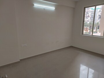 Room in 4 BHK Apartment at Sare Home, Sector 92 – for Sale