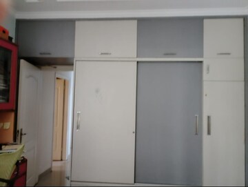 Building Lobby in 3.5 BHK Builder Floor at DLF City Phase V, Dlf Phase V – for Rent