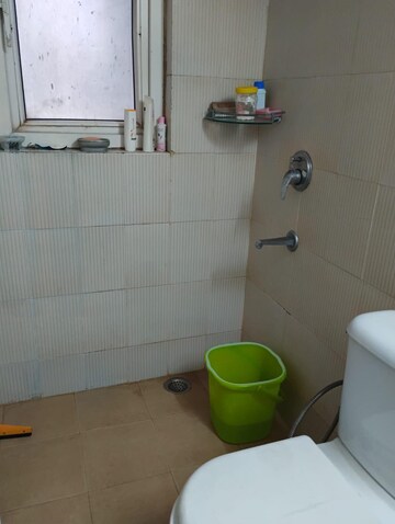 Bathroom in 3.5 BHK Builder Floor at DLF City Phase V, Dlf Phase V – for Rent