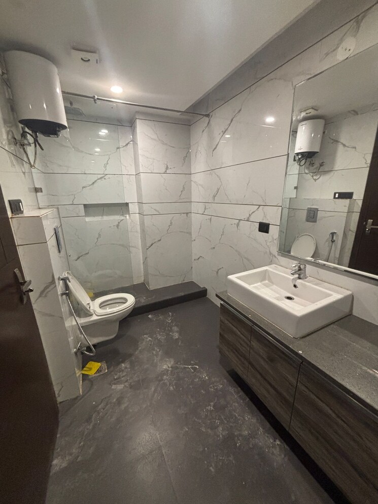 Kitchen, dlf-city-phase-v 3.5 Bedroom 270 Sq.Yd. Builder Floor In Dlf Phase V Gurgaon 8293942