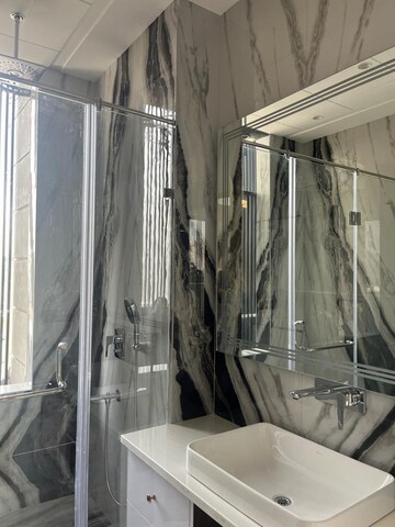 Balcony in 4 BHK Builder Floor at DLF Atria, Dlf Phase ii – for Sale