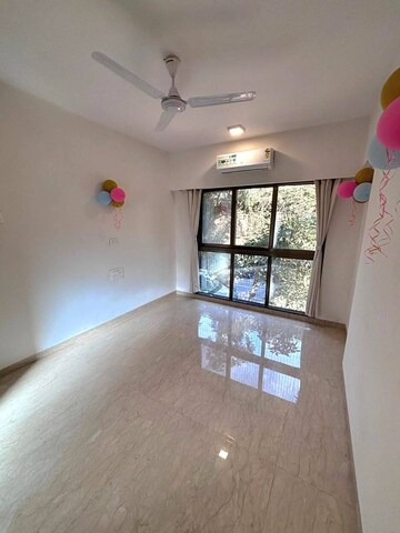 Room in 2 BHK Apartment at Dignity Bayview, Wadala West – for Rent