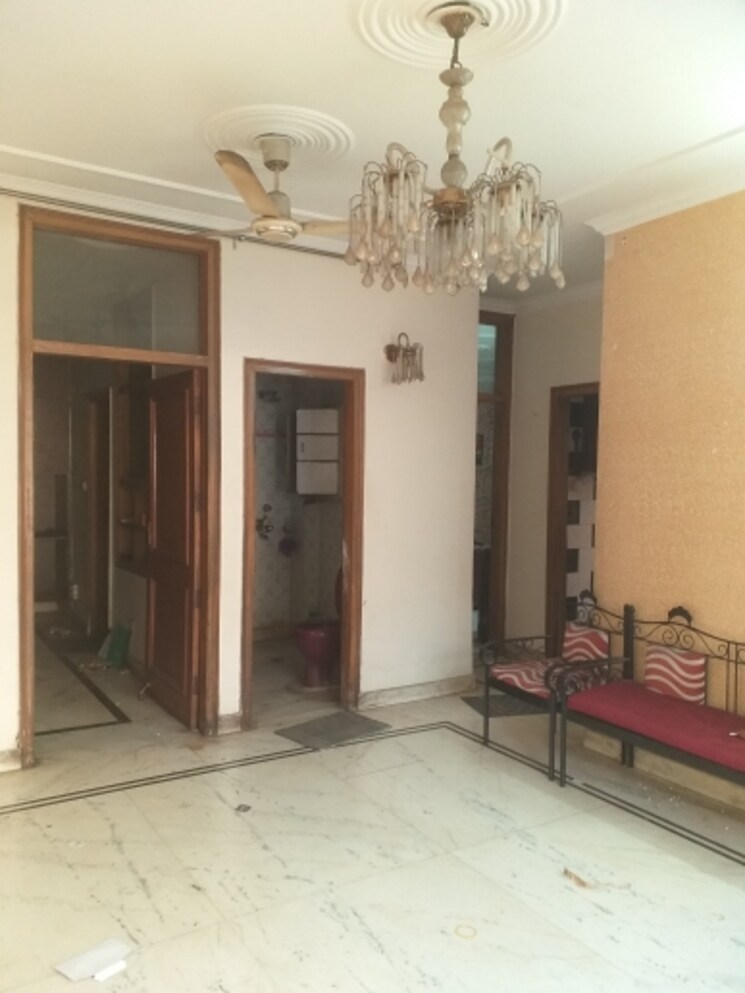 Living Room, south patel nagar 3 Bedroom 1180 Sq.Ft. Builder Floor In South Patel Nagar Delhi 8294086