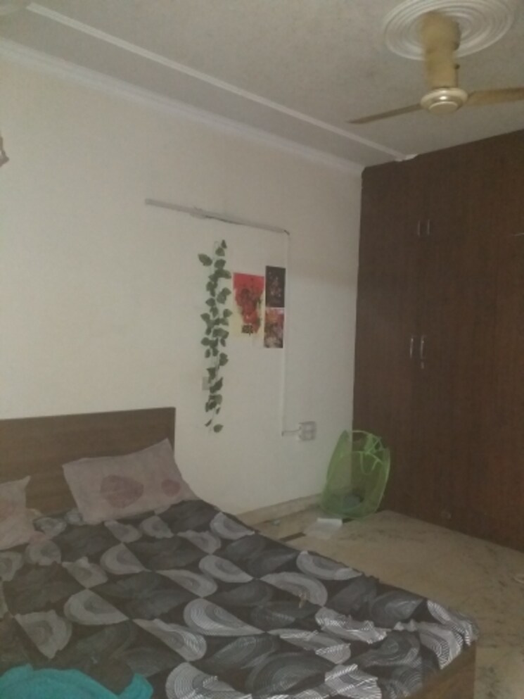 Bedroom, south patel nagar 3 Bedroom 1180 Sq.Ft. Builder Floor In South Patel Nagar Delhi 8294086