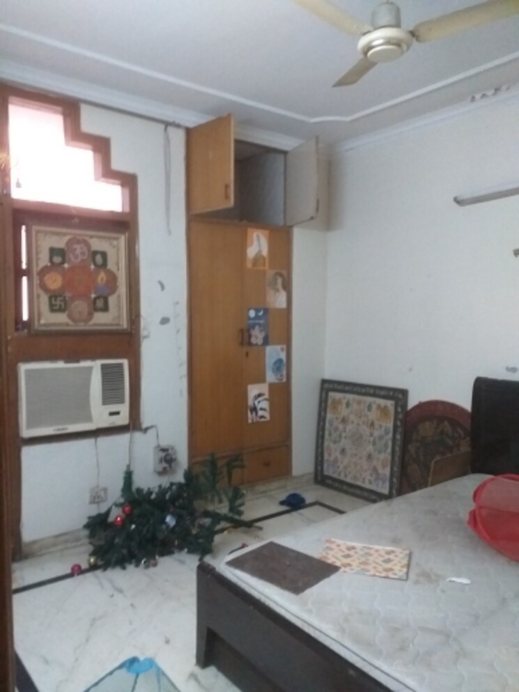 Bedroom, south patel nagar 3 Bedroom 1180 Sq.Ft. Builder Floor In South Patel Nagar Delhi 8294086