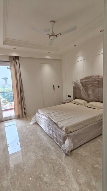 Bedroom in 3 BHK Builder Floor at BPTP Amstoria Country Floor, Sector 102 – for Sale