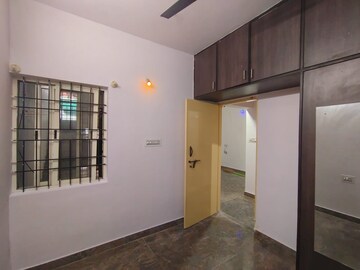 Room in 2 BHK Builder Floor at Hsr Layout – for Rent