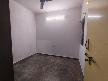 Room in 2 BHK Builder Floor at Hsr Layout – for Rent