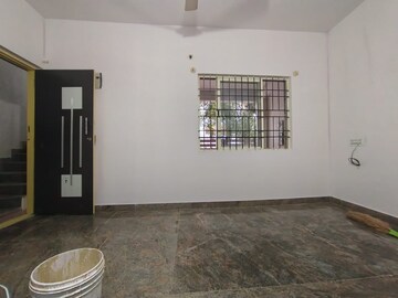Room in 2 BHK Builder Floor at Hsr Layout – for Rent