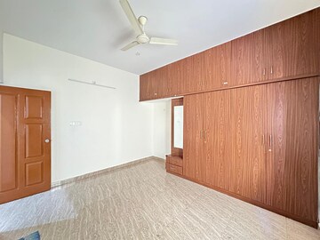 Room in 2 BHK Builder Floor at Hsr Layout – for Rent
