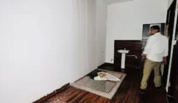 2 BHK Builder Floor at Sector 64 – for Rent