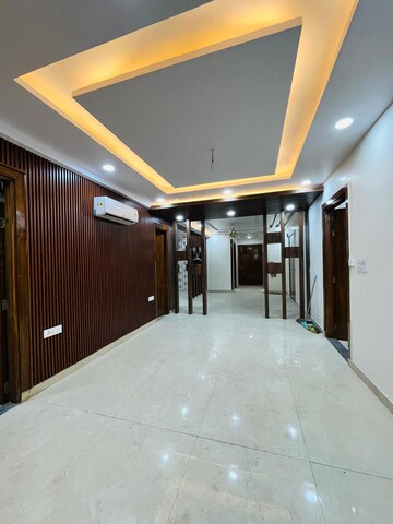Building Lobby in 4 BHK Builder Floor at Sector 2 – for Rent