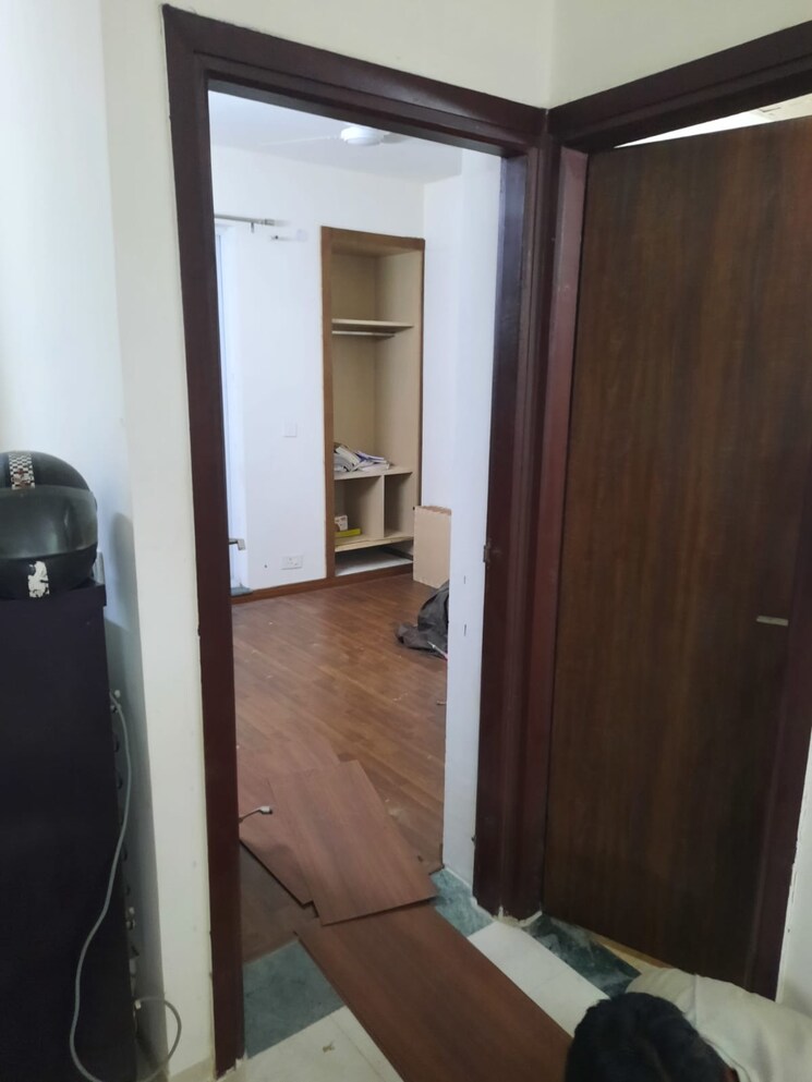 Room, sector 84 3 Bedroom 900 Sq.Ft. Apartment In Sector 84 Faridabad 8294275