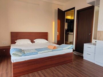 3 BHK Apartment For Rent in Pashmina Waterfront, Old Madras Road