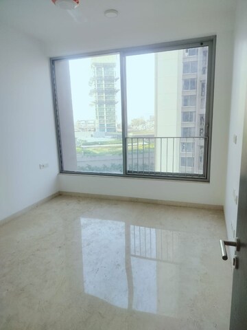 Room in 3 BHK Apartment at Oberoi Sky City, Borivali East – for Rent