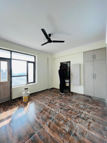 Bedroom in 2 BHK Apartment at Sector 63 – for Rent