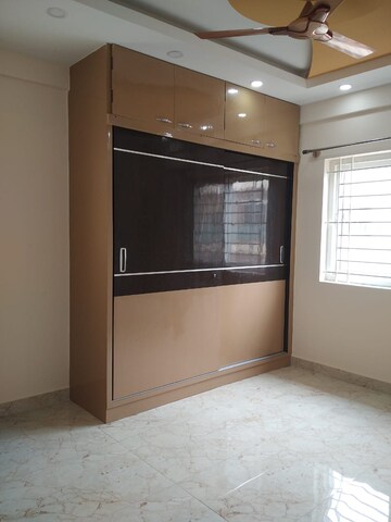 Bedroom in 2 BHK Apartment at Hbr Layout – for Rent