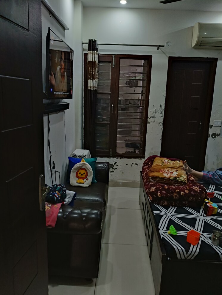 Room, pir machalla 2 Bedroom 900 Sq.Ft. Builder Floor In Pir Machalla Zirakpur 8294345