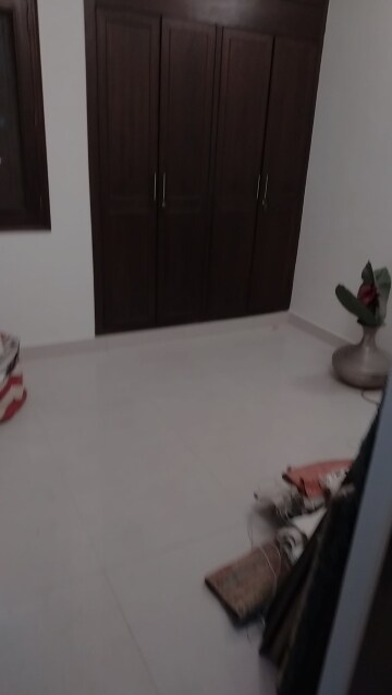 Room in 2 BHK Apartment at Arun Vihar Sector 37, Sector 37 – for Sale