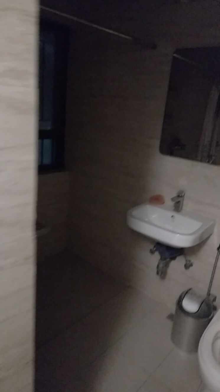 Bathroom, arun-vihar-sector-37 2 Bedroom 1200 Sq.Ft. Apartment In Sector 37 Noida 8294359