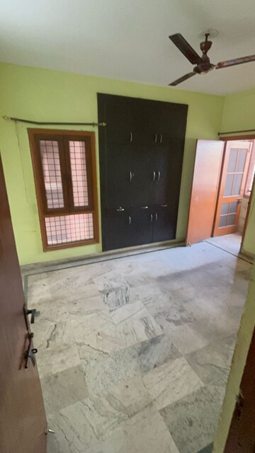 Room in 2.5 BHK Apartment at Royal Garden Estate, Sector 61 – for Sale