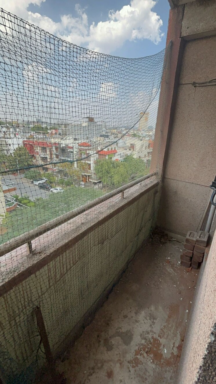 Balcony, royal-garden-estate 2.5 Bedroom 1050 Sq.Ft. Apartment In Sector 61 Noida 8294434