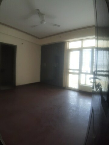 Room in 4 BHK Apartment at GC Emerald Heights, Vaishali Sector 9 – for Sale