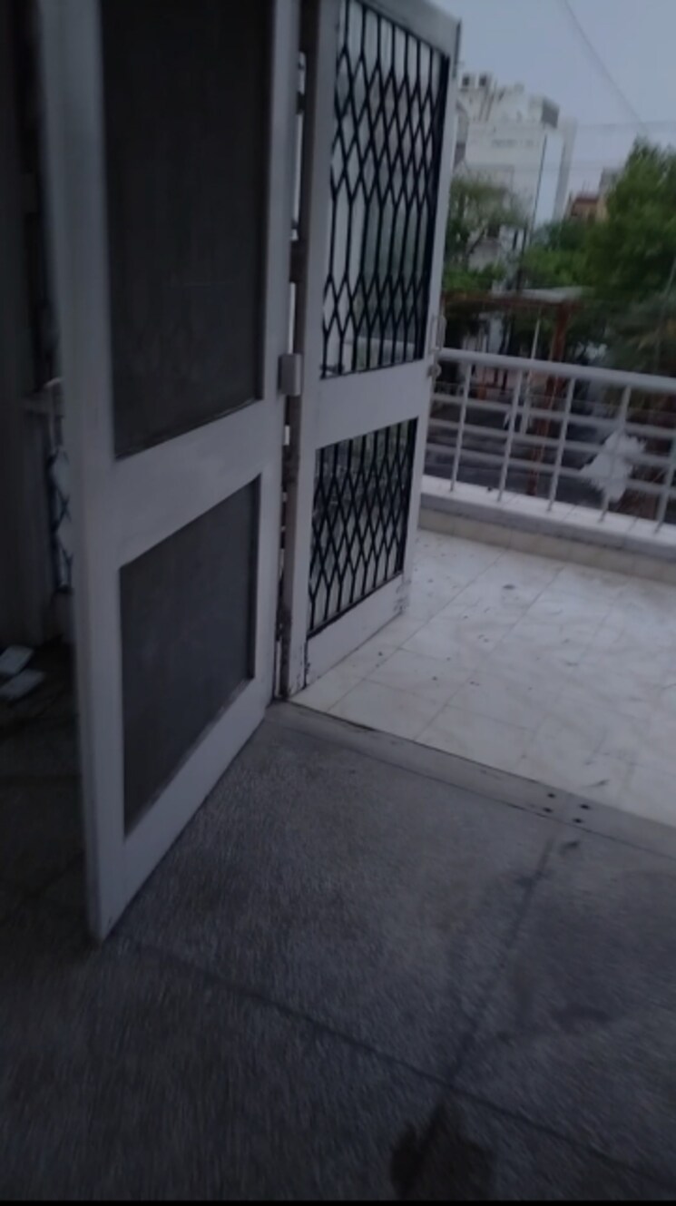 Balcony, arun-vihar-sector-37 2 Bedroom 850 Sq.Ft. Apartment In Sector 37 Noida 8294397