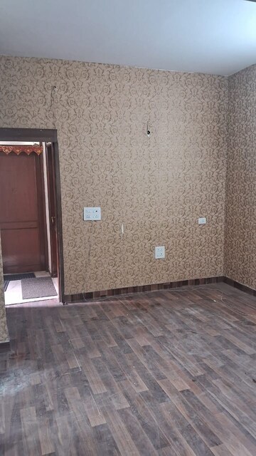 Room in 2 BHK Apartment at Lajpat Nagar – for Rent