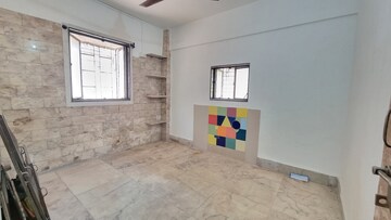 Room in 2 BHK Apartment at Saptrishi Juhu Serene, Dn Nagar – for Rent