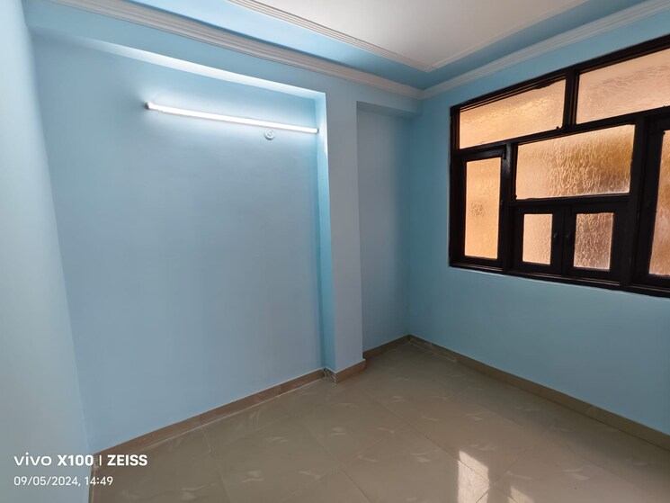 Room, shaheen bagh 2 Bedroom 50 Sq.Yd. Builder Floor In Shaheen Bagh Delhi 8294525
