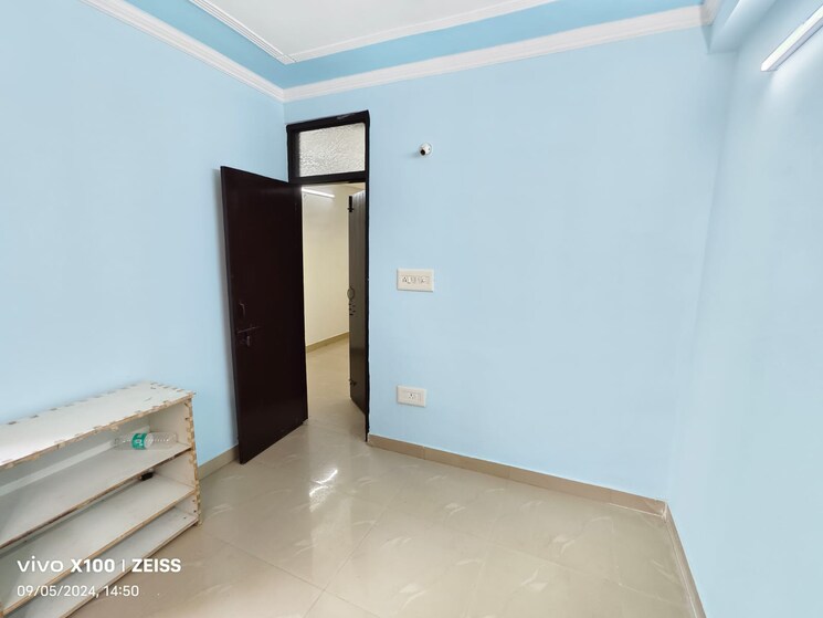 Room, shaheen bagh 2 Bedroom 50 Sq.Yd. Builder Floor In Shaheen Bagh Delhi 8294525