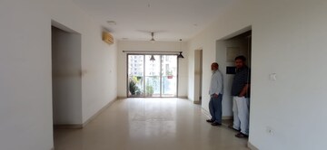 Room in 3 BHK Apartment at Lodha Luxuria, Majiwada – for Rent
