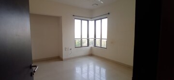 Room in 3 BHK Apartment at Lodha Luxuria, Majiwada – for Rent