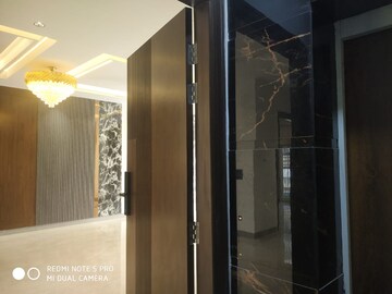 Building Lobby in 3 BHK Builder Floor at Sector 57 – for Sale