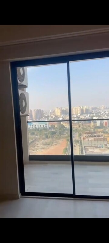 Furnished Amenities in 2.5 BHK Apartment at M3M Sky City, Sector 65 – for Rent