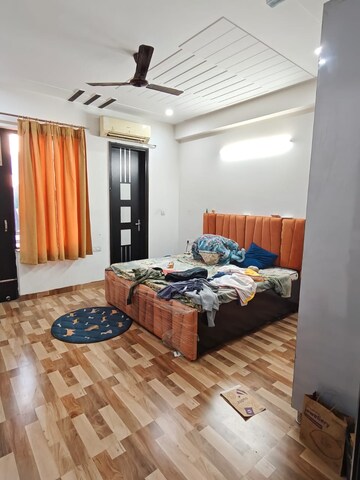 Bedroom in 3 BHK Builder Floor at Queens Plaza, Sector 43 – for Rent