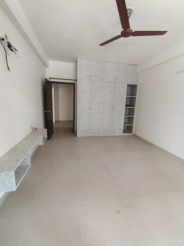 Building Lobby in 3 BHK Builder Floor at Omaxe Silver Birch, North Mullanpur – for Rent