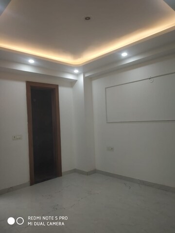 Room in 3 BHK Builder Floor at Sector 57 – for Sale
