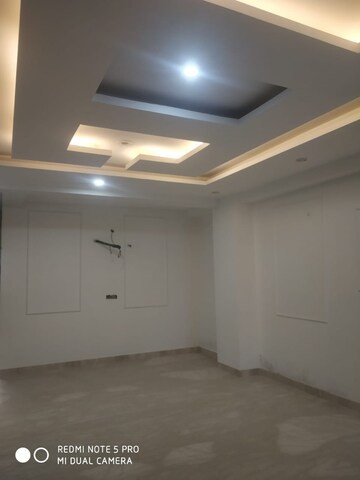 Room in 3 BHK Builder Floor at Sector 57 – for Sale