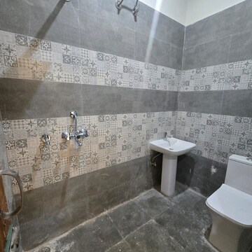 Team Area in 2 BHK Apartment at Vasundhara Sector 1 – for Rent