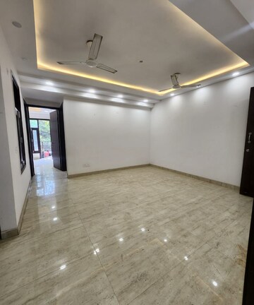 Room in 3 BHK Builder Floor at Saket – for Sale